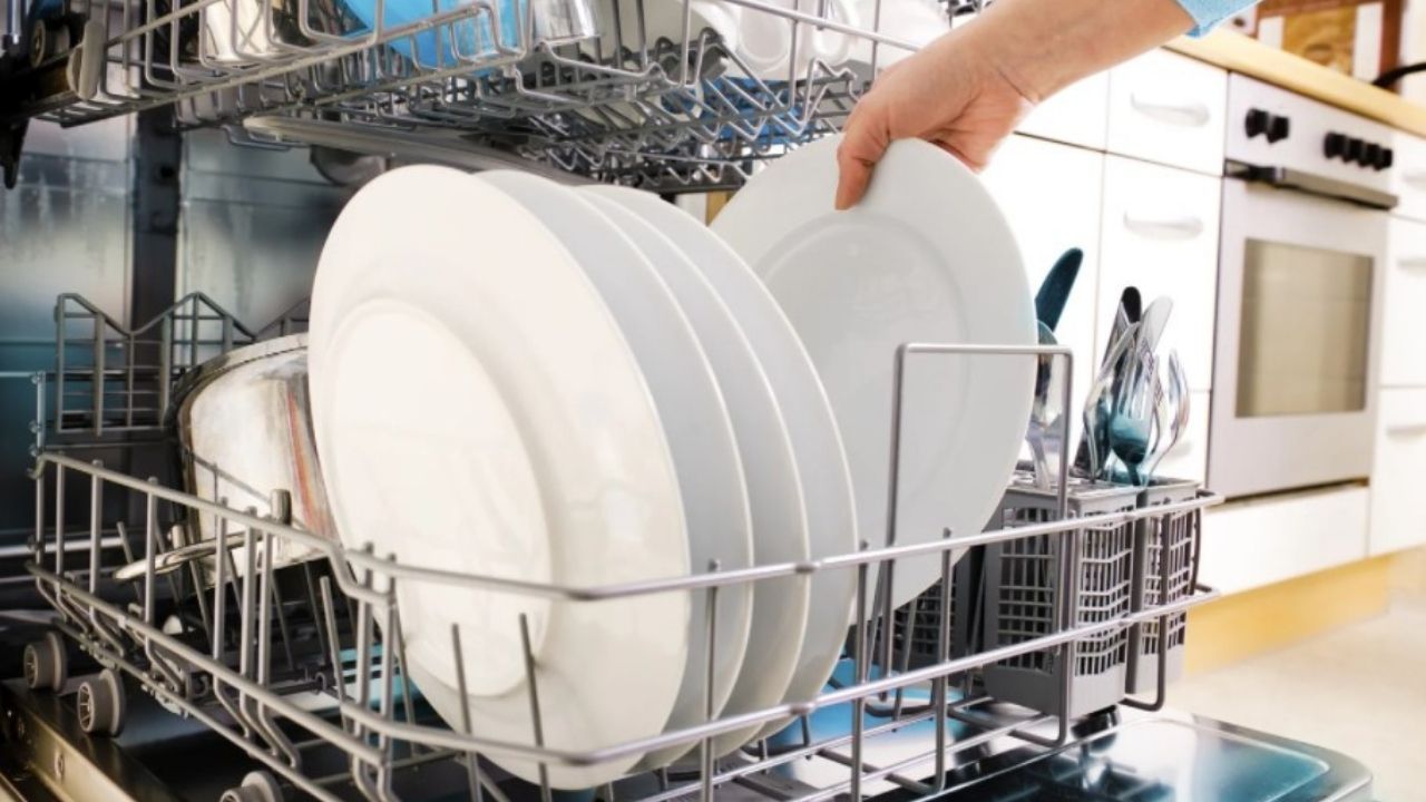 How To Get Burnt Plastic Smell Out Of Dishwasher